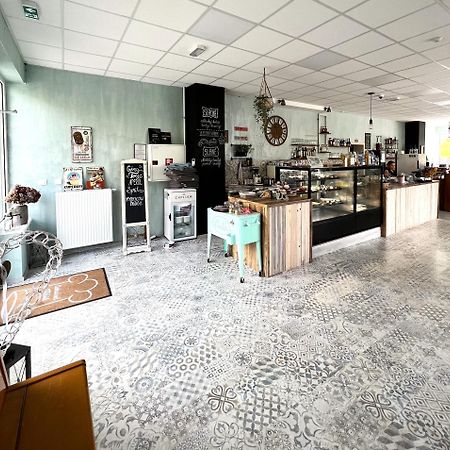 Cozy Stay Apartment Trencin Bagian luar foto