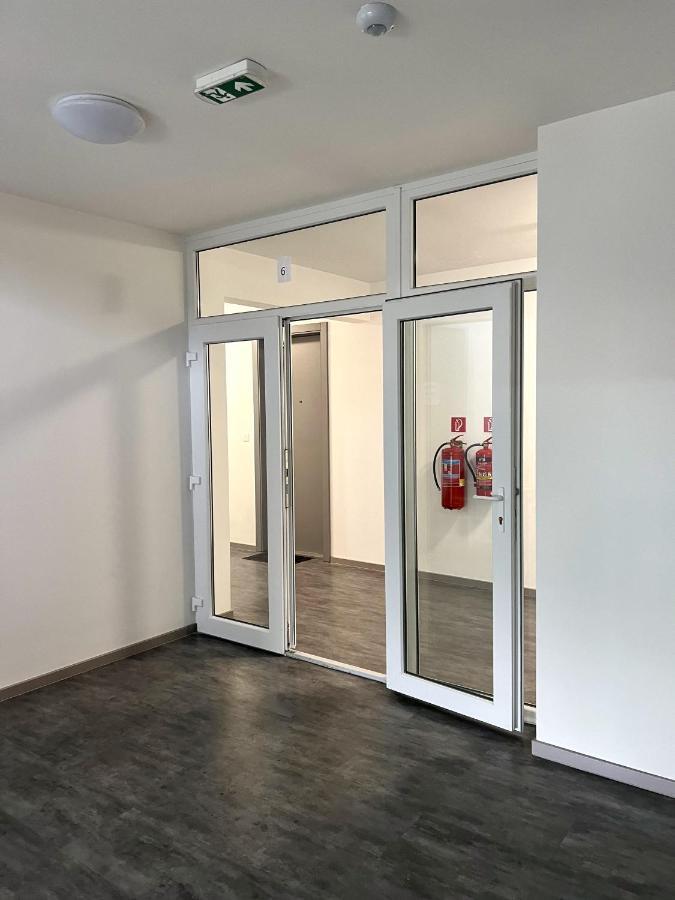 Cozy Stay Apartment Trencin Bagian luar foto