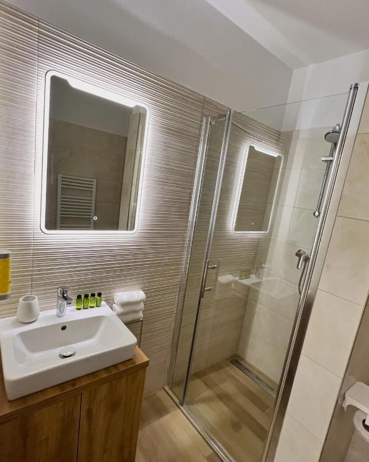 Cozy Stay Apartment Trencin Bagian luar foto