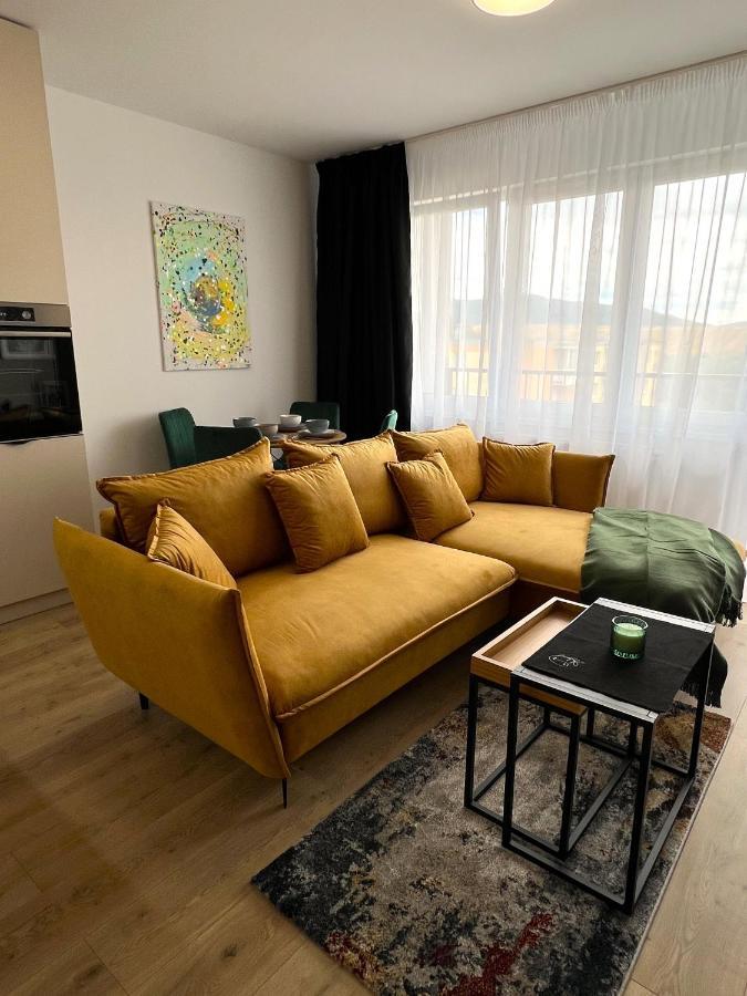 Cozy Stay Apartment Trencin Bagian luar foto