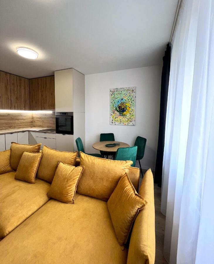 Cozy Stay Apartment Trencin Bagian luar foto