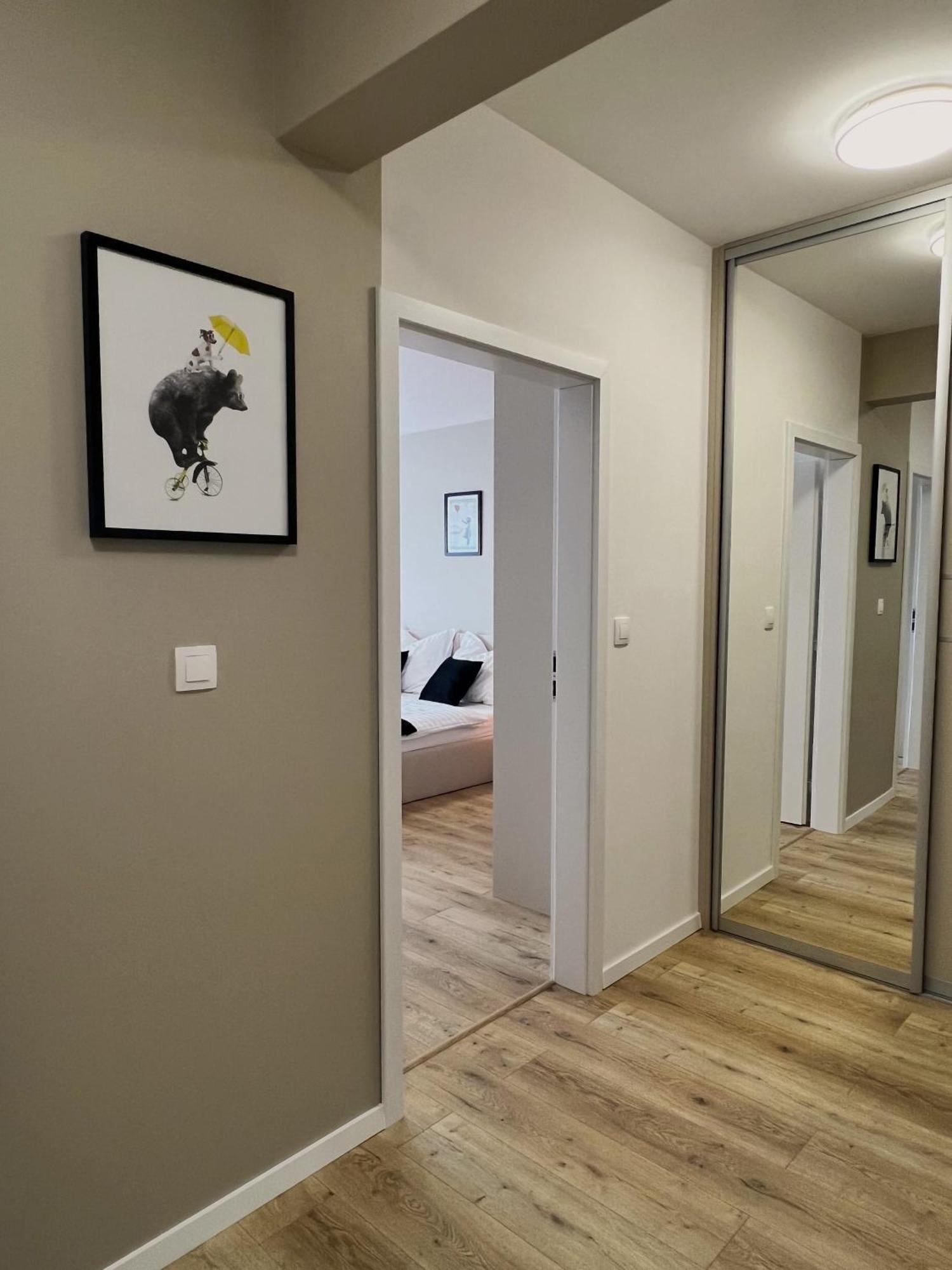 Cozy Stay Apartment Trencin Bagian luar foto