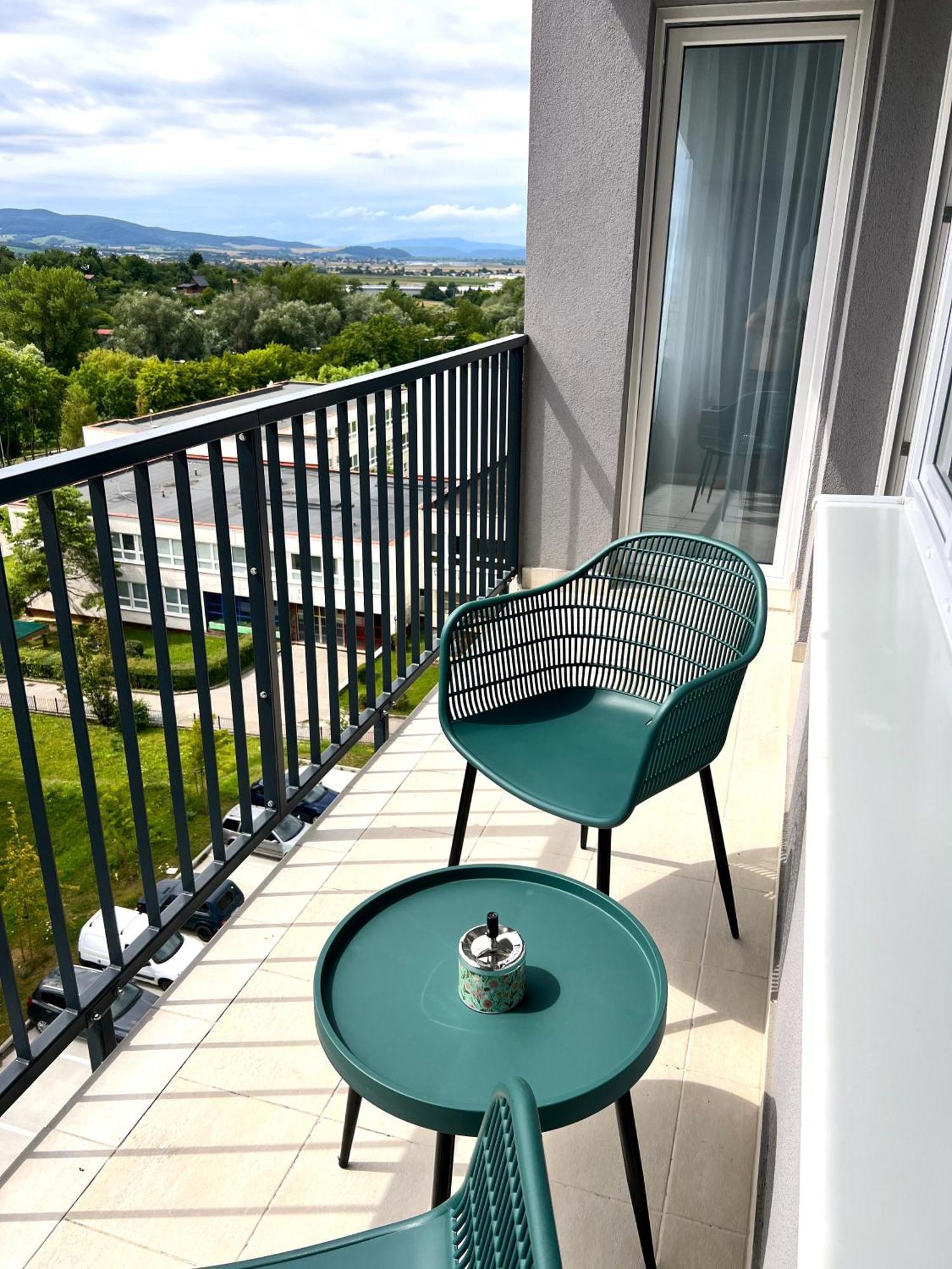 Cozy Stay Apartment Trencin Bagian luar foto